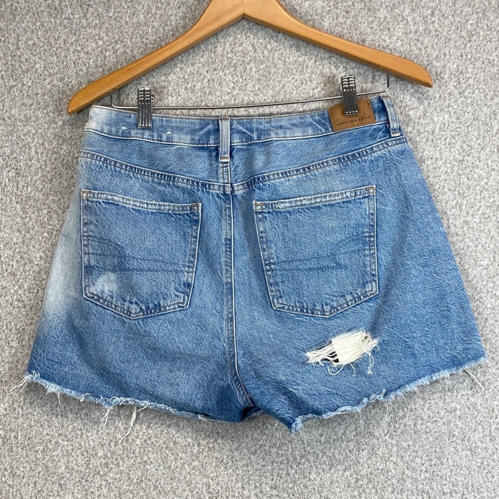 American Eagle mom short distressed high rise size 6 inseam 2” basics casual - Picture 7 of 9